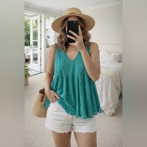 Ronni Nicole Creen Crop Top M